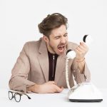 「キレやすい、人付き合いを避ける」は障害？グレーゾーンや性格との違い